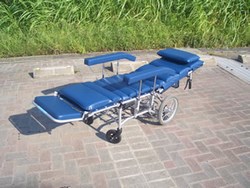 リクライニング車椅子